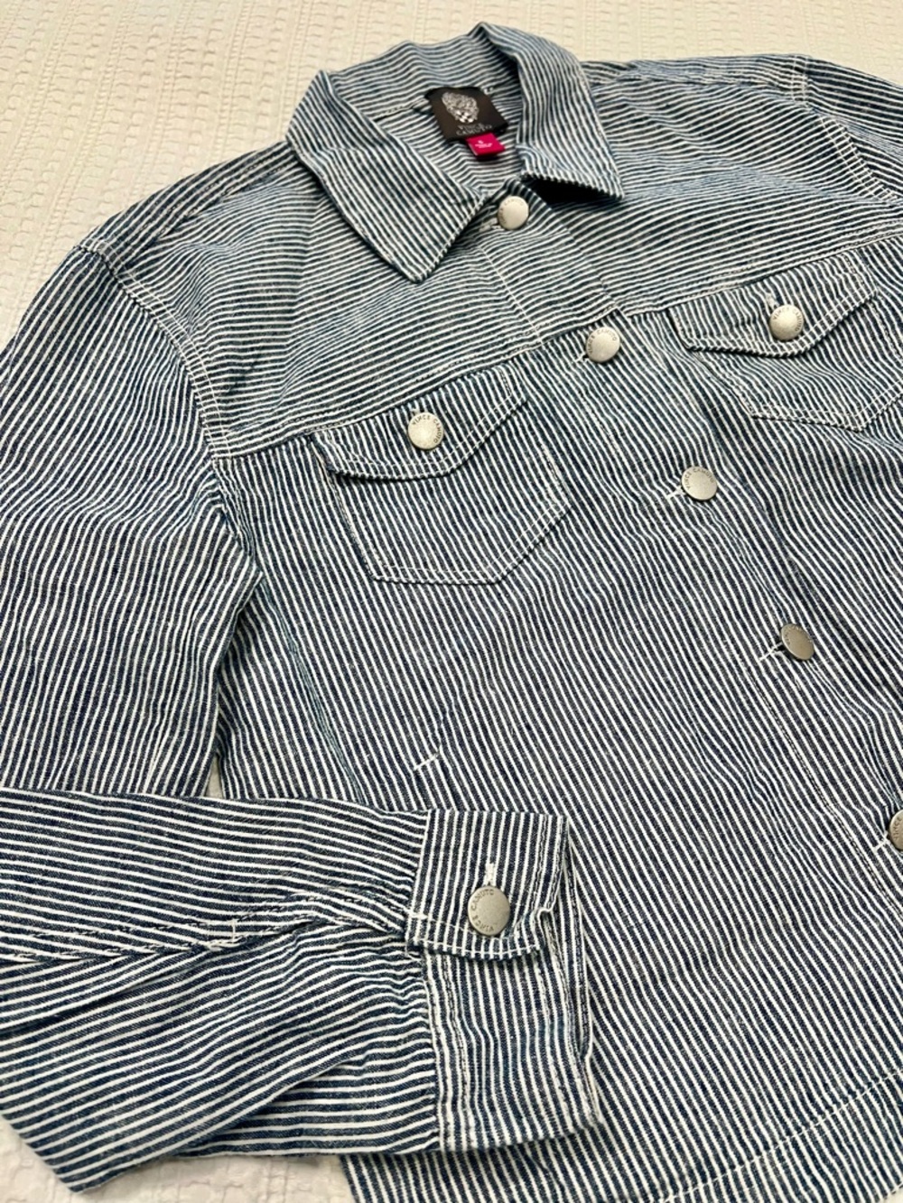 Women’s Vince Camuto Linen/Cotton blend.Navy Striped Jacket. S.